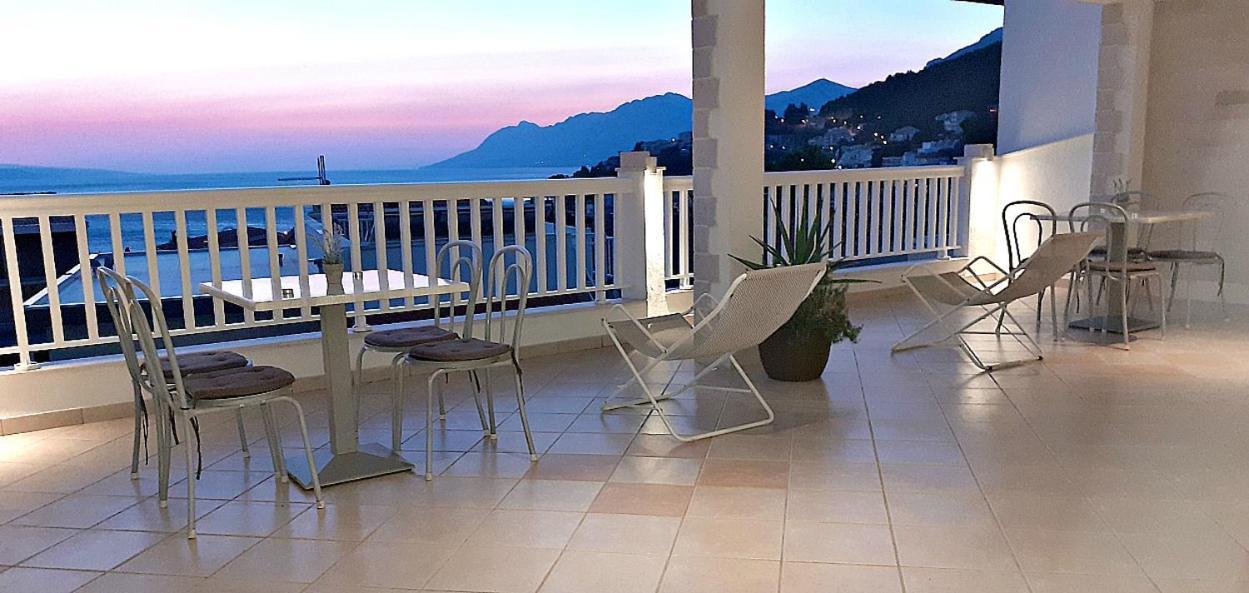 Apartments Villa Bonaca Baska Voda Bagian luar foto