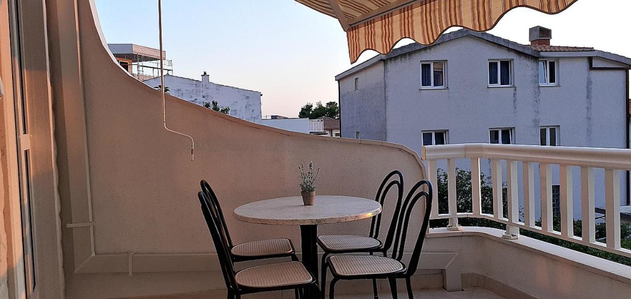Apartments Villa Bonaca Baska Voda Ruang foto